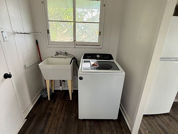 2nd image of 1627A Paula Dr