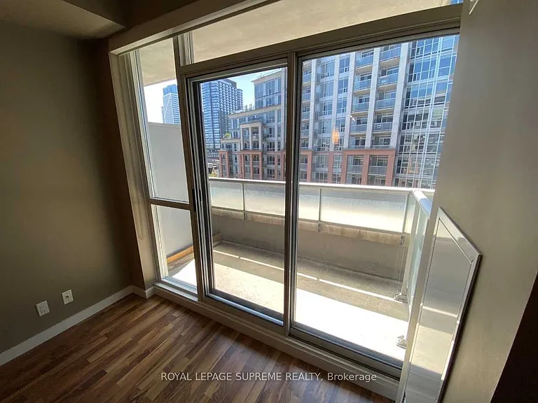 1005 King St W #703 — Photo 16
