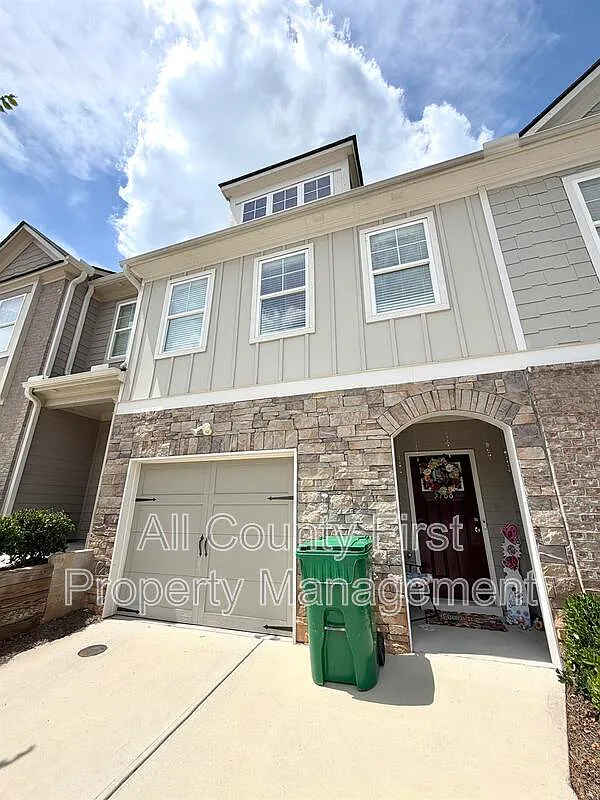 3 bed, 2.5 bath, 1593 sqft, $2,000 — Photo 2