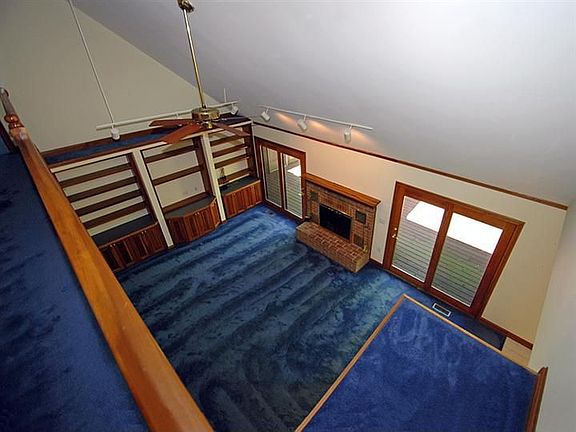 4th image of 5922 Oak Grove Ct