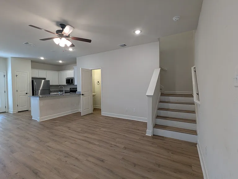 7613 Agave Bnd #101 — Photo 4