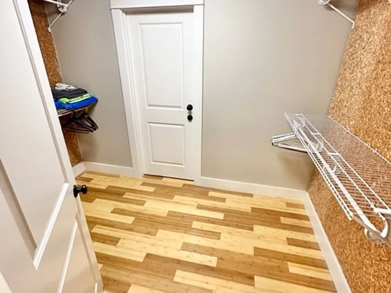 910 Santa Rosa Blvd — Photo 29