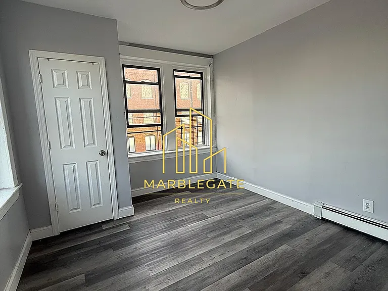 257 Sherman Ave #33 — Photo 2