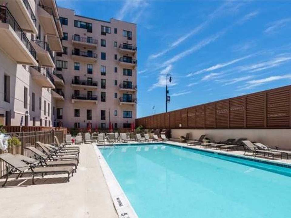 1st image of 100 W Broadway APT 4U