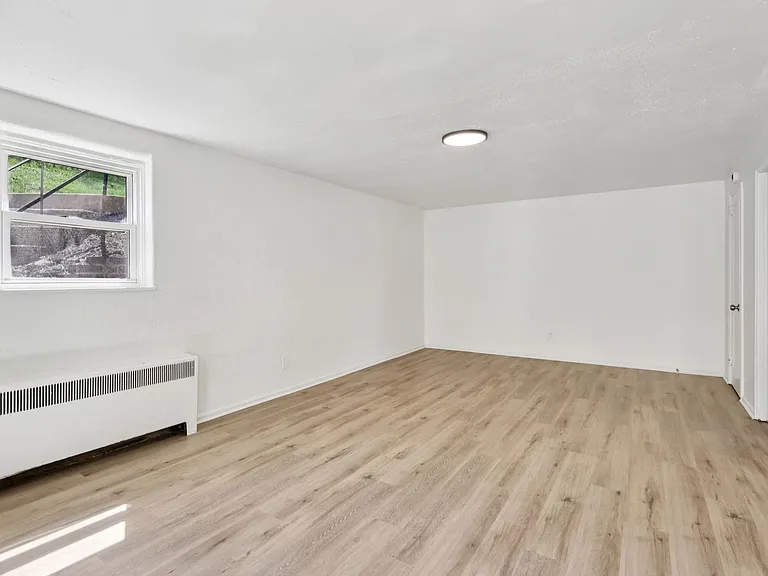 Charming 1, 2, and 3-Bedroom Townhomes in a Quiet Pittsburgh Neighborhood — Photo 5