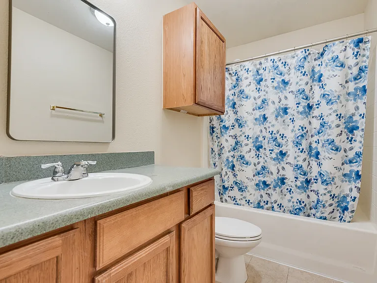 1233 & 1237 Village Garden Dr #1233 — Photo 7