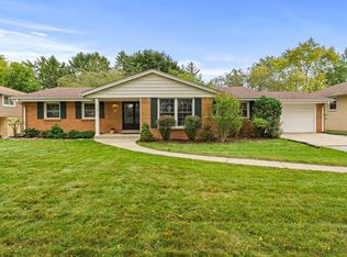 3320 N 107th St, Wauwatosa, WI 53222