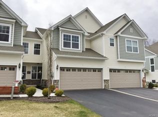 9 Fieldstone Dr, Middletown, NY 10940