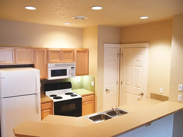 Artisan Apartments — Photo 31