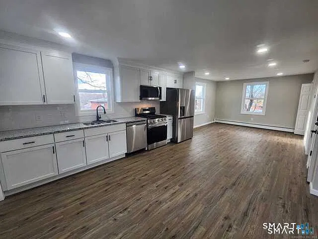 2 bed, 1.0 bath, 824 sqft, $1,750 — Photo 2