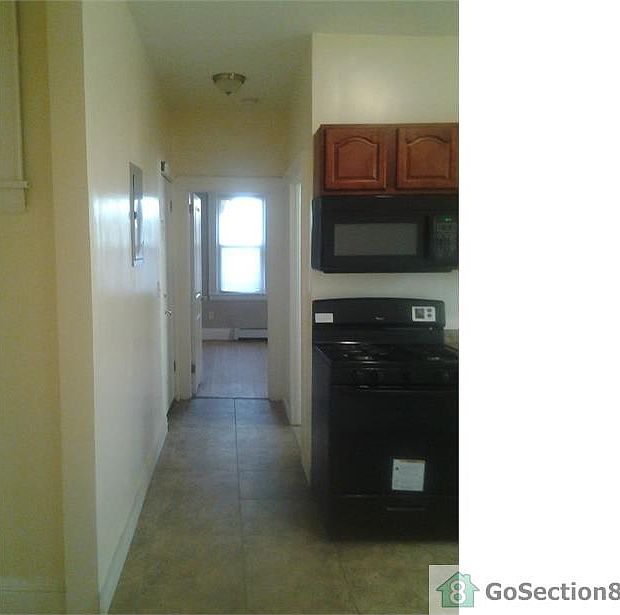 2nd image of 628 S 20th St
