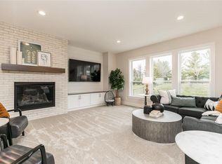 2823 Hawks Ridge Ln, Marion, IA 52302