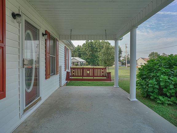 3rd image of 26 Lorien Ln