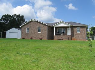 3400 Roarks Cove Rd, Decherd, TN 37324