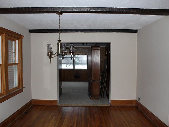 4th image of 233 Glenmont Ave
