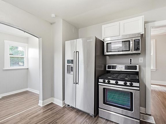 3rd image of 82 S Terrace Ave