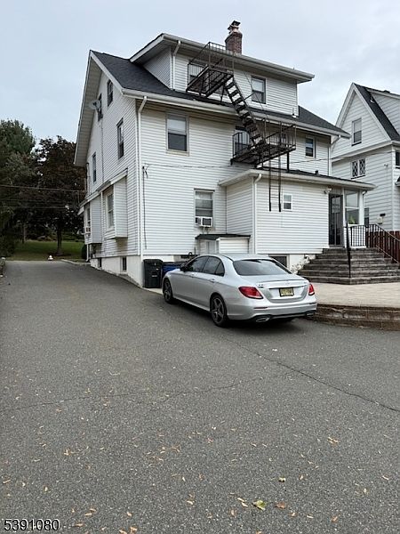 Building Photo 3