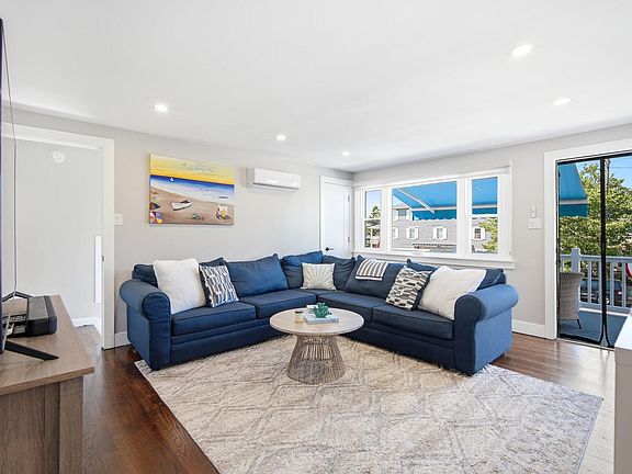 5th image of 159 Sheridan Sq #2