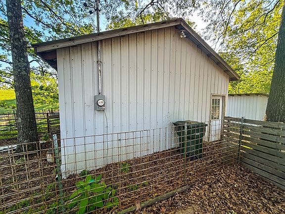 5th image of 1185 Blackburn Rd