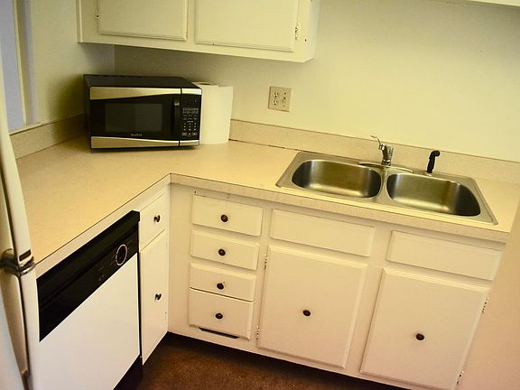 5th image of 24 King Arthur Ct