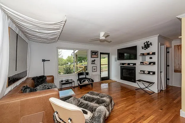 4458 Countryside W — Photo 13