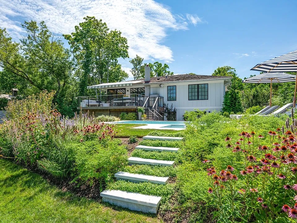 43 Hempstead St