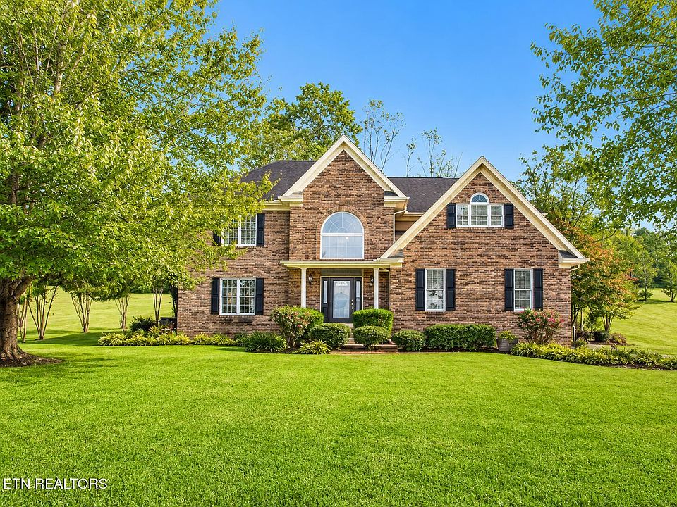 1st image of 170 Yorkshire Dr