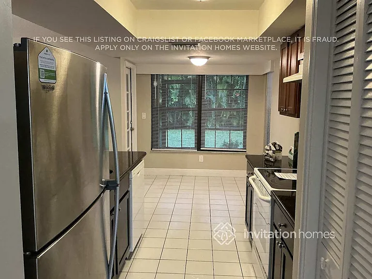 2212 Viscaya Pkwy — Photo 6