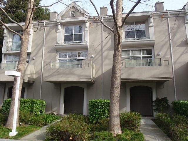 1st image of 310 Dunsmuir Ter Unit 7