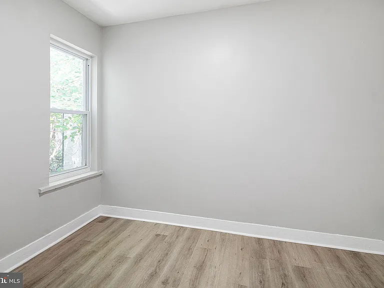 3857 Wyalusing Ave — Photo 10