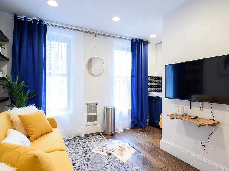 69 Clinton St #4A — Photo 2