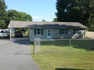 1038 Middlefork Dr, Walnut Cove, NC 27052