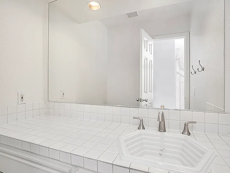 3679 Calle Joaquin — Photo 10