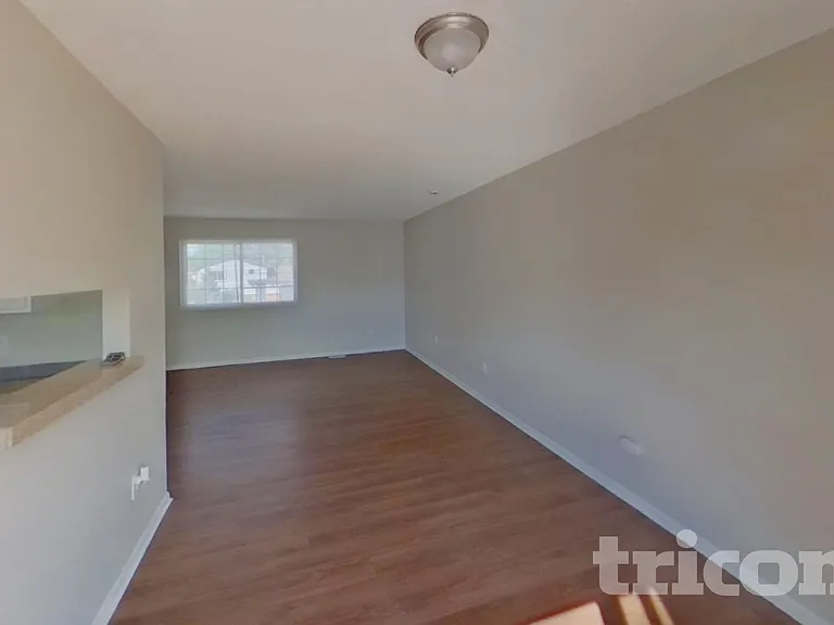 1046 W Nolte Dr — Photo 4