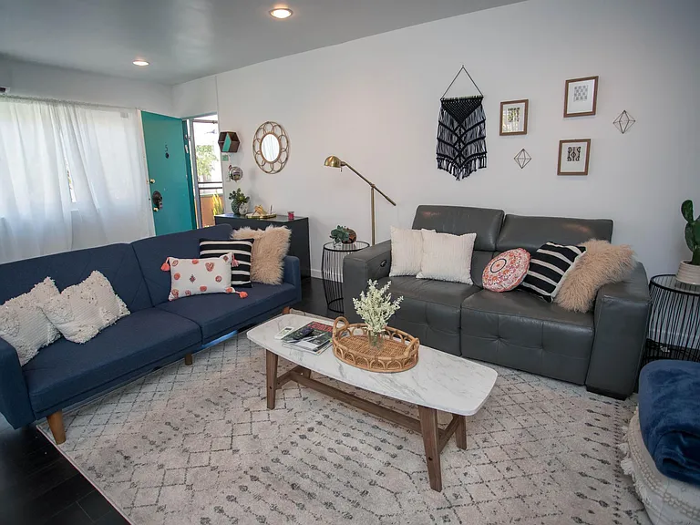 734 N Alfred St #5 — Photo 5