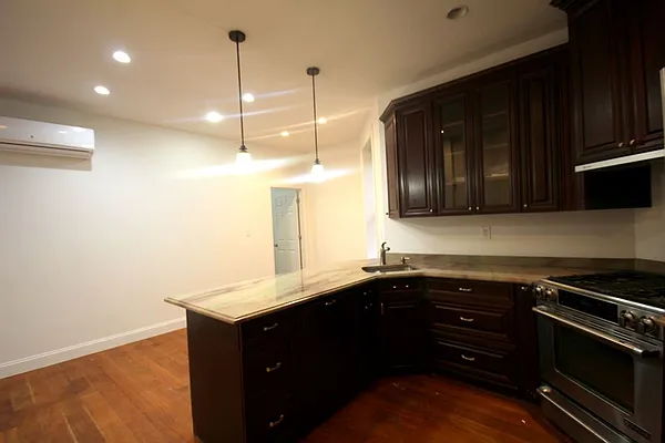 Rented by Citi Habitats | media 37