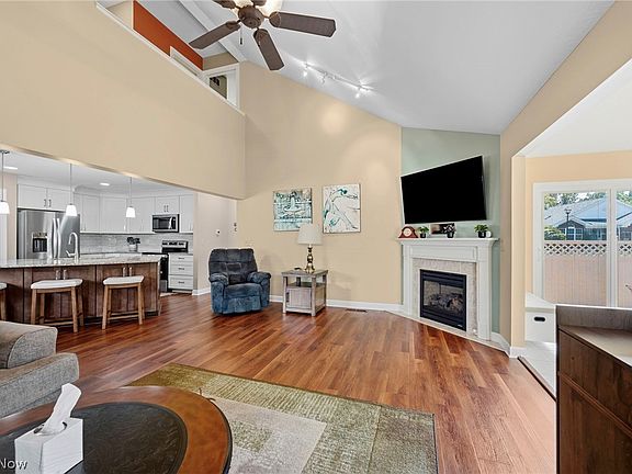 5th image of 1584 Silver Oak Cir