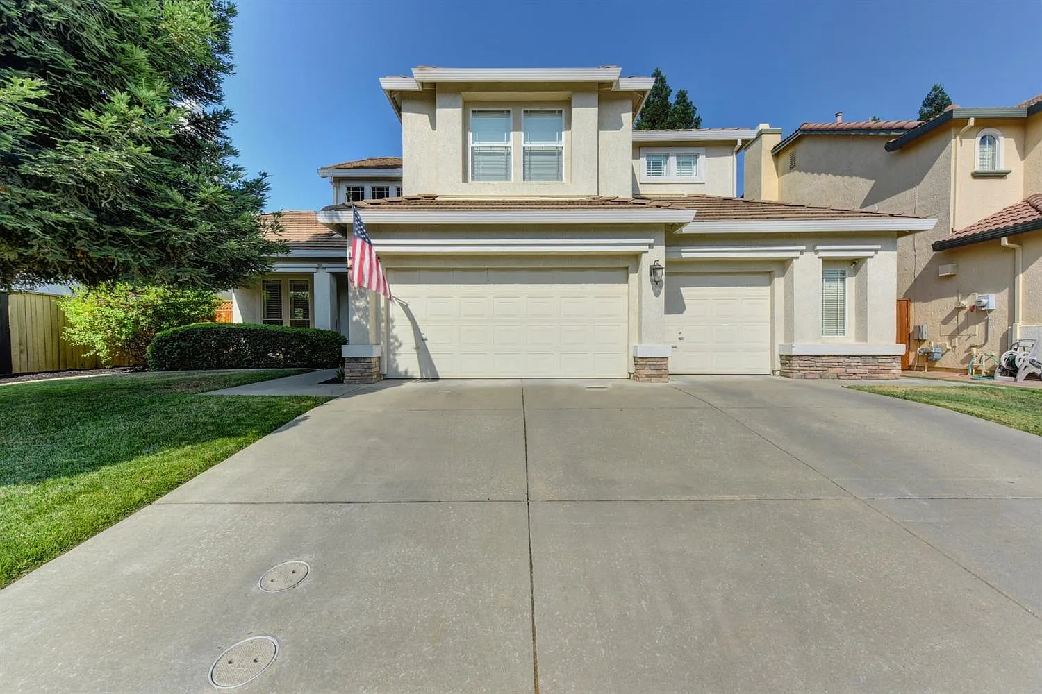 9424 Hollow Springs Way photo 1