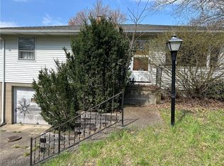 1716 Betz Dr, Akron, OH 44306