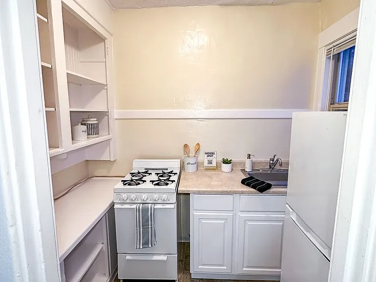Casa Del Rey Apartments — Photo 21