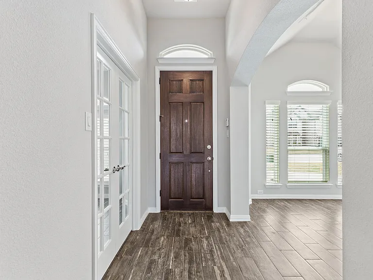 5821 Humber Ln — Photo 4
