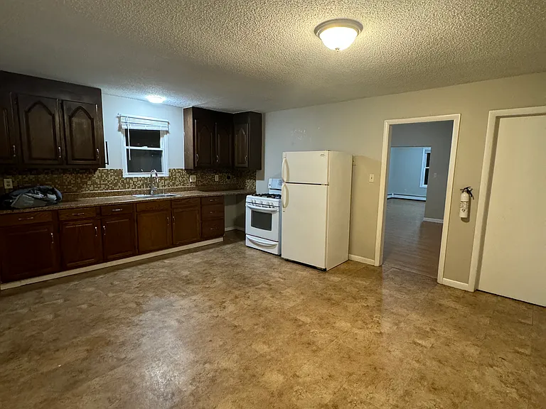 187 Whiting St #D — Photo 2