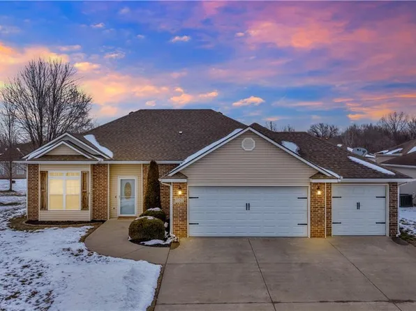 733 Burlington Ln, Warrensburg, MO 64093