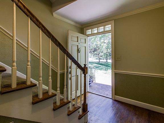 4th image of 1501 Hillsboro Rd