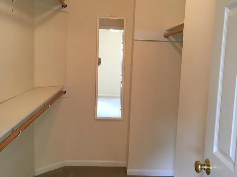 4805 Castlewood Ct — Photo 13