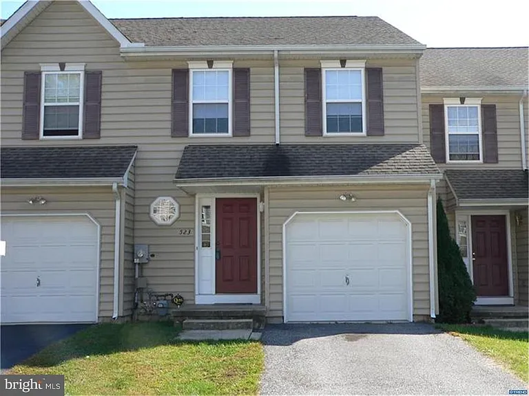 523 Red Bud Ct — Photo 8