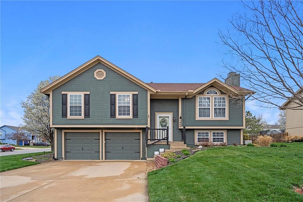 1908 Arapaho Ct, Greenwood, MO 64034 | Zillow