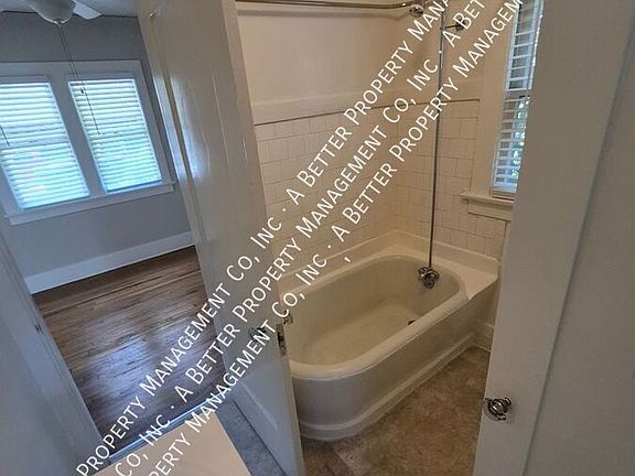 5th image of 234 N Newport Ave