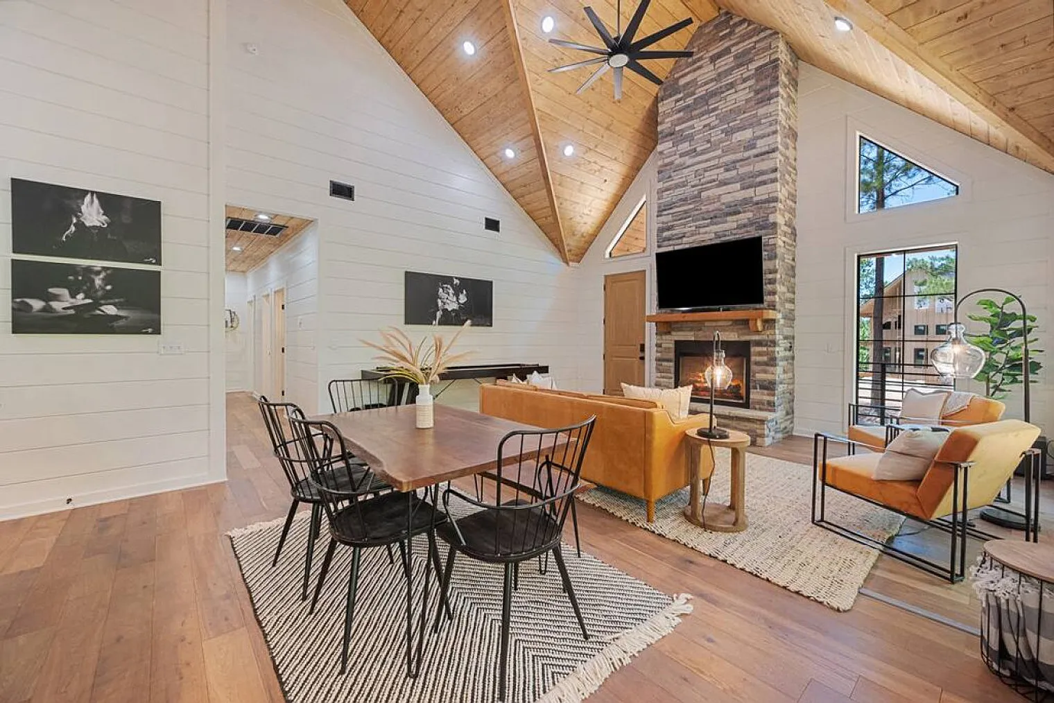 4 bed, 3.0 bath, $4,706 — Photo 3