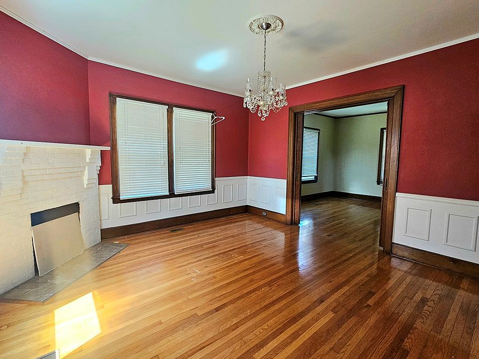 10th image of 156 Claude Ln
